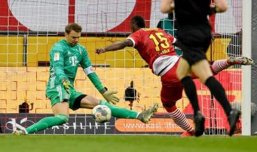 Una clamorosa parata di Manuel Neuer su Cordoba del Colonia!