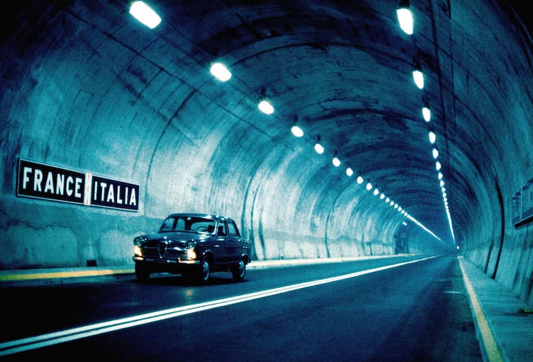Una foto d'archivio del tunnel del Monte Bianco!
