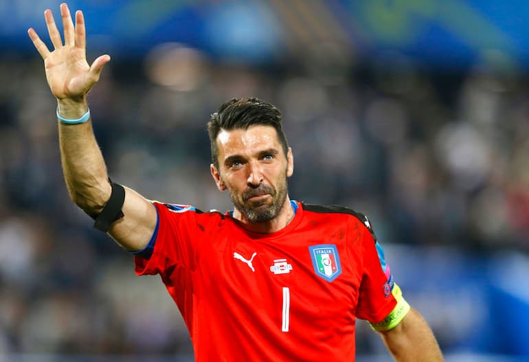 Buffon con la maglia della Nazionale!