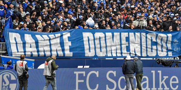 Lo striscione dedicato a Domenico Tedesco!