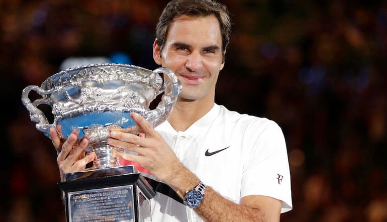 Federer con il trofeo del suo ventesimo slam in Australia!