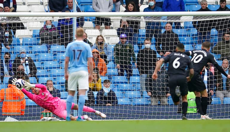 Il formidabile portiere brasiliano del City!