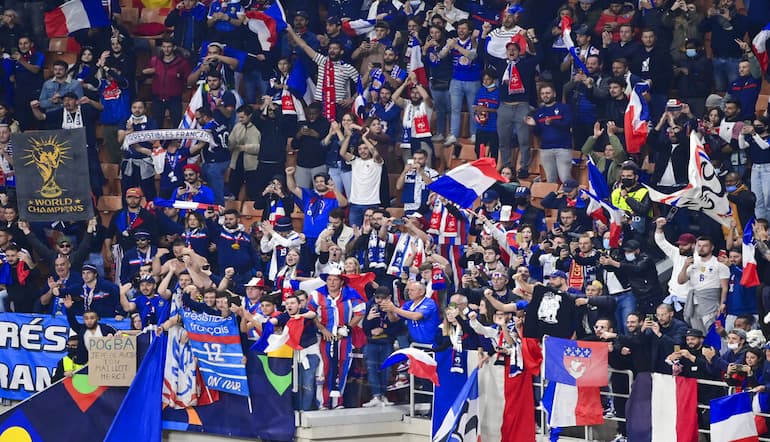 I tifosi francesi a San Siro per la finale di Nations!