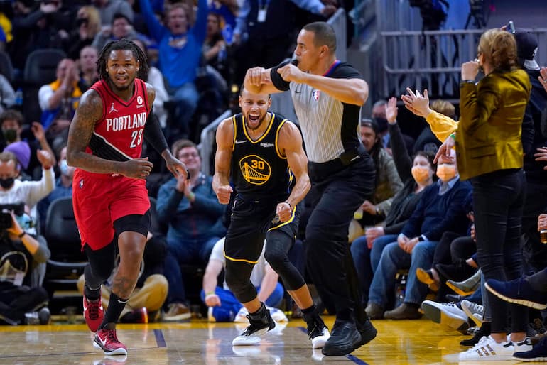 Un arbitro NBA!