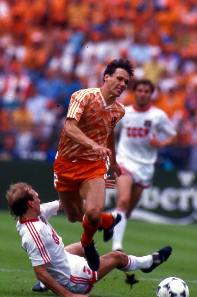 Marco Van Basten nella finale degli Europei 1988!