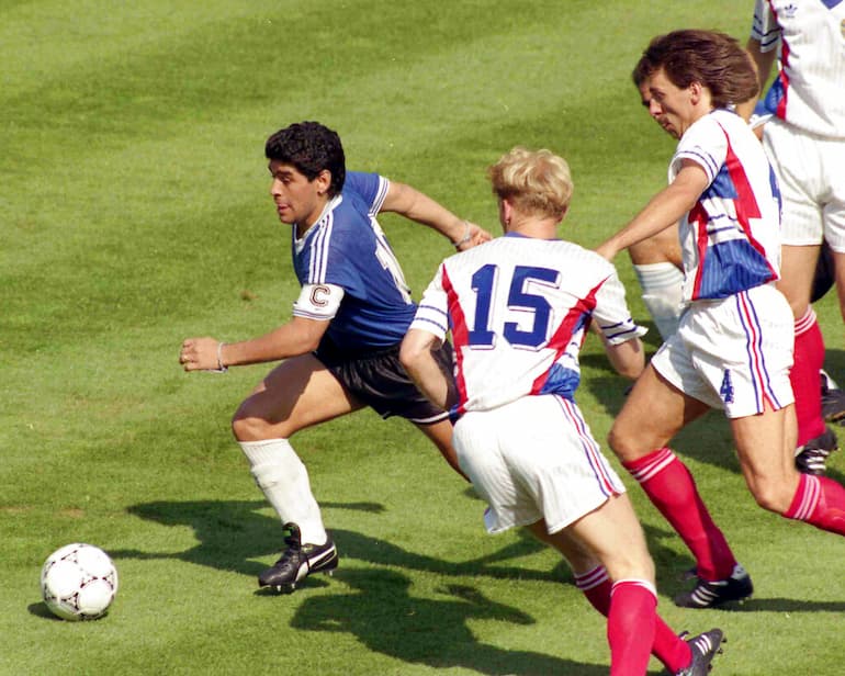 Maradona contro l'ex Yugoslavia!