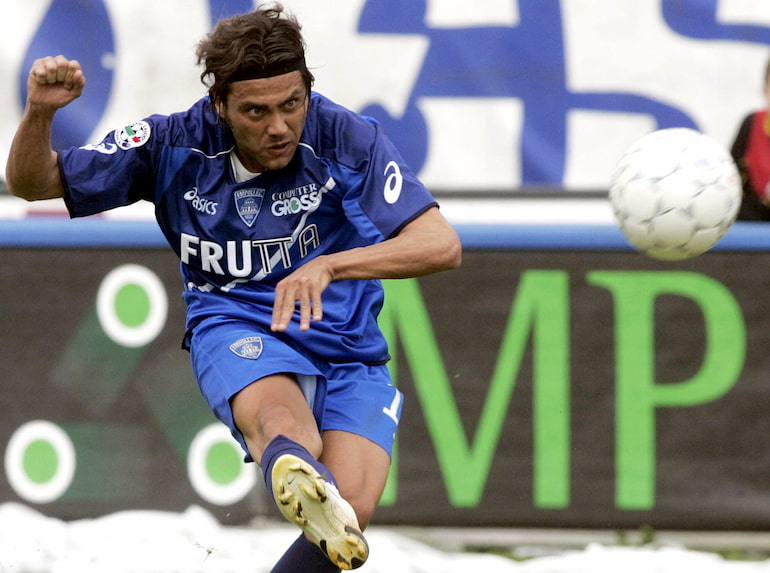 Tavano in azione con la maglia dell'Empoli!