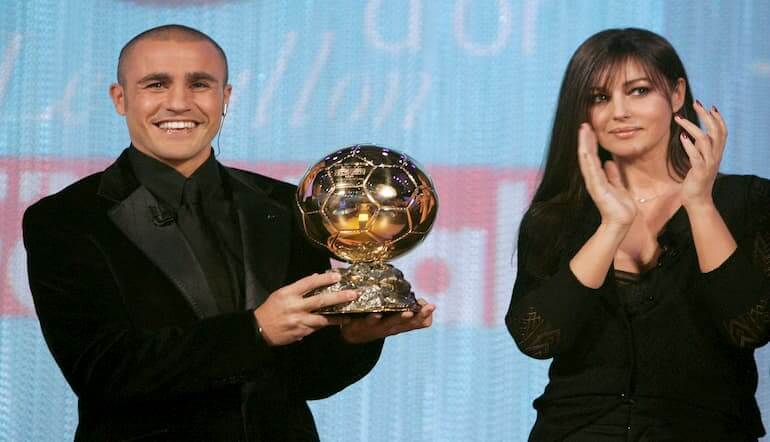 Fabio Cannavaro con il Pallone d'Oro in compagnia dell'attrice Monica Bellucci!