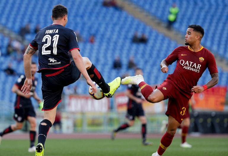 La maglia della Roma in una partita di serie A contro il Cagliari!
