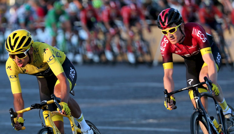 Egan Bernal in maglia gialla sugli Champs-Elysees!