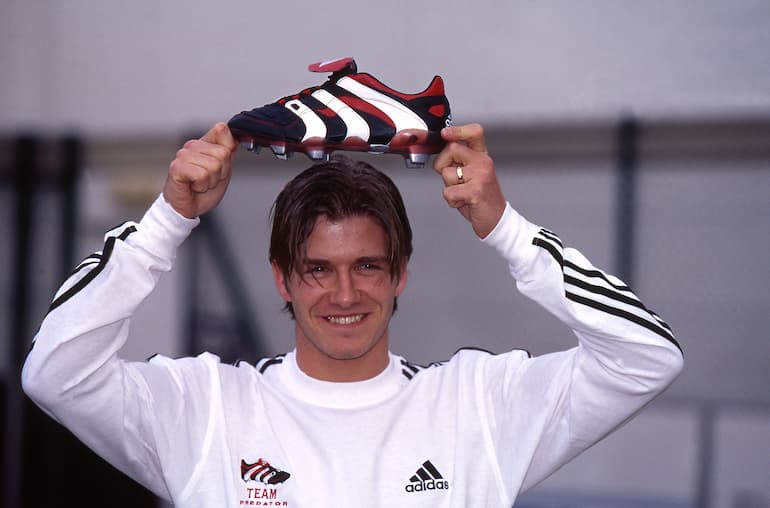 Beckham con gli scarpini Adidas