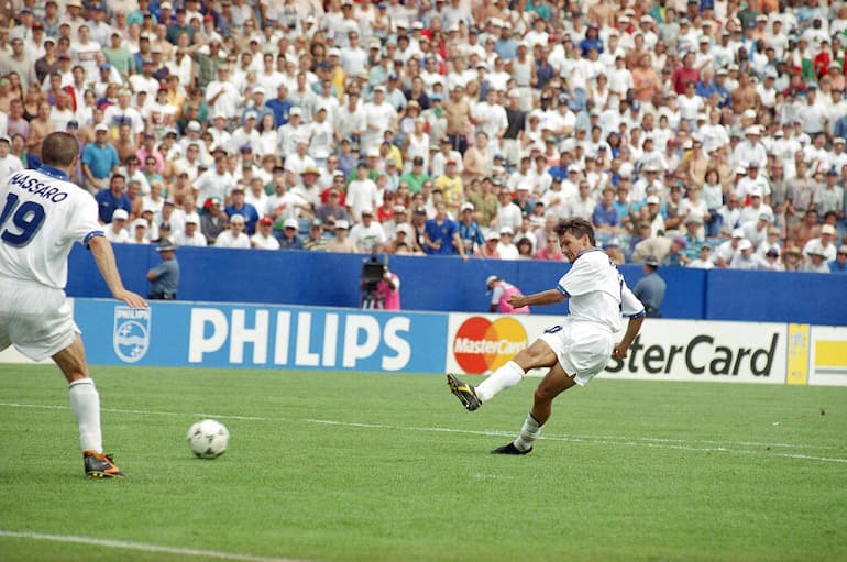 Il primo dei due gol di Baggio alla Nigeria!