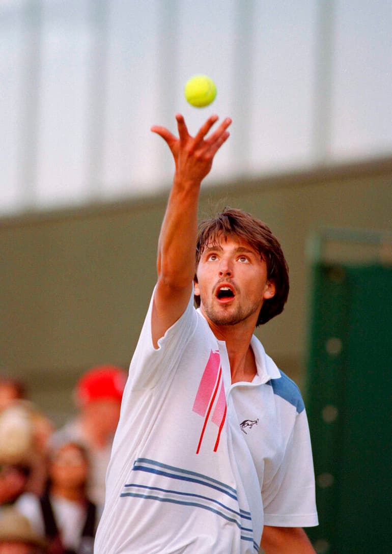 Ivanisevic al servizio a Wimbledon