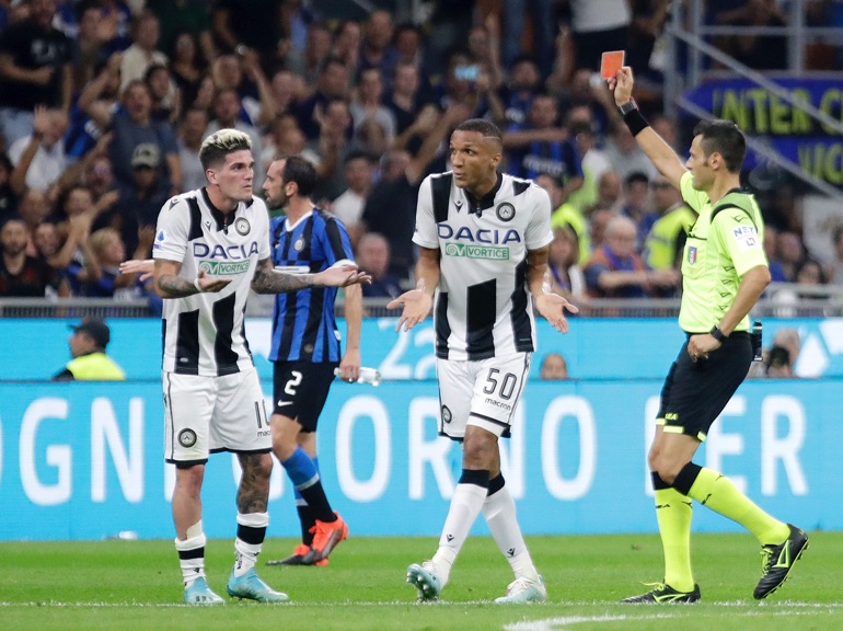 L'espulsione di De Paul al Meazza