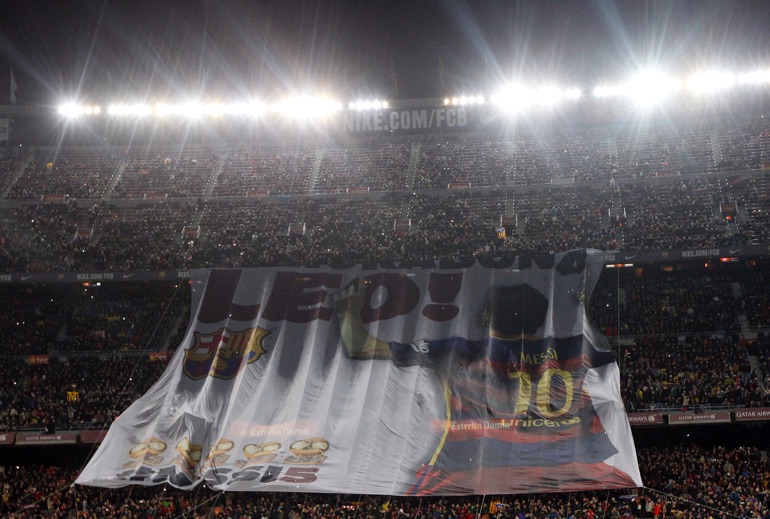 La coreografia dedicata dai tifosi del Barcellona a Messi!
