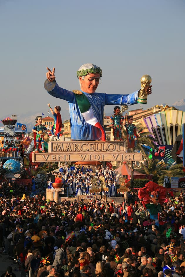 Il Carnevale di Viareggio dedicato a Lippi