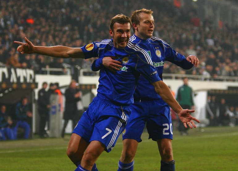 Sheva con la maglia della DInamo