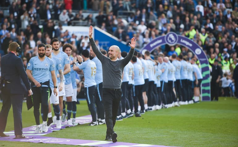 Guardiola nella classica sfilata dei Campioni