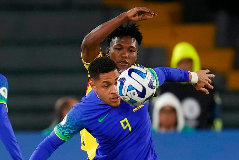 Vitor Roque con la maglia della Selecao!