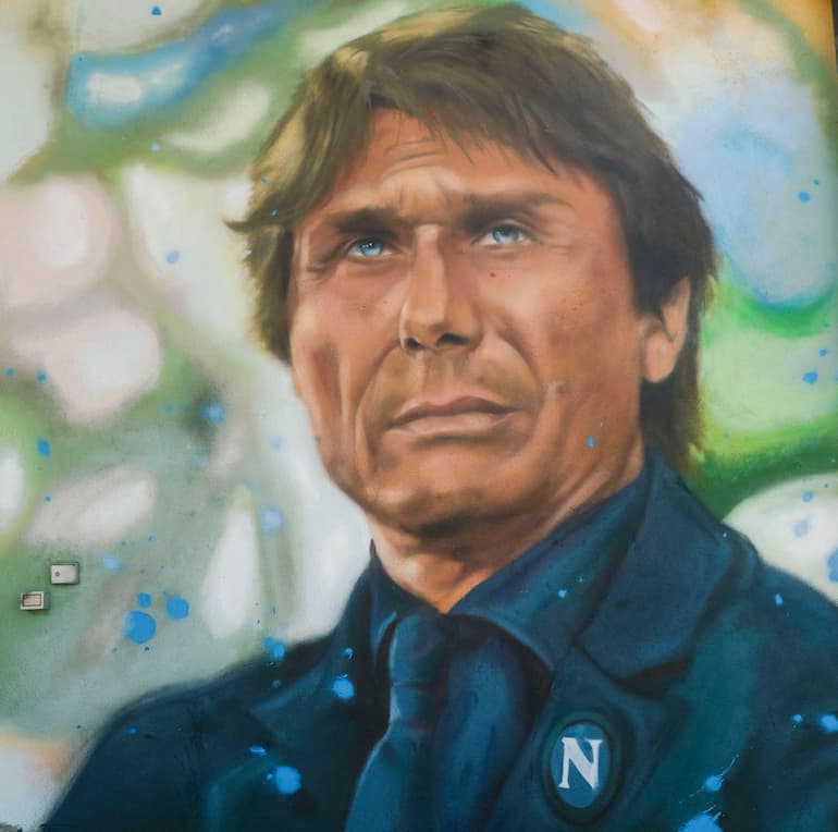 Il murales dell'artista Luciano Ranieri per Antonio Conte.