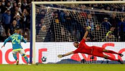 Lorenzo Insigne trasforma il calcio di rigore contro il Liverpool!