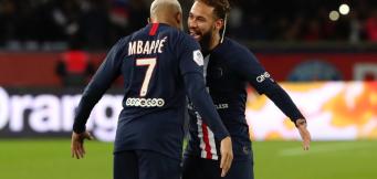 Neymar e Mbappé festeggiano un gol del PSG!