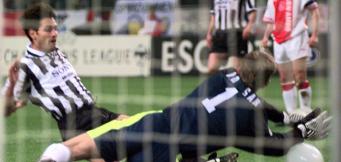 Amoruso apre le marcature ad Amsterdam nella semifinale di Champions