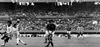 Il gol del brasiliano Dirceu all'Italia nel 1978!