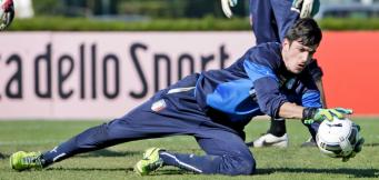 Simone Scuffet durante un ritiro con gli Azzurri!