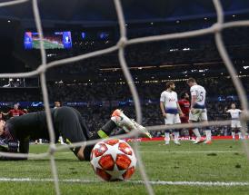 Il pallone del 2-0 definitivo nella finale di Madrid 2019