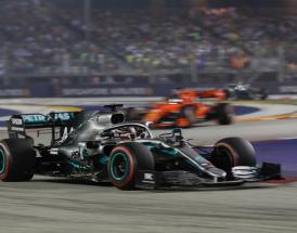 Hamilton a Singapore