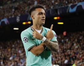 L'esultanza di Lautaro Martinez al Camp Nou