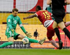 Una clamorosa parata di Manuel Neuer su Cordoba del Colonia!