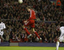 Peter Crouch realizza nel 2007 lo storico gol dell'8-0 al Besiktas!