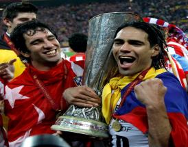 Falcao festeggia l'Europa League 2012 a Bucarest!