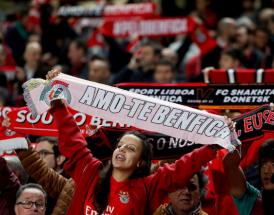 La tifoseria del Benfica allo stadio Da Luz!