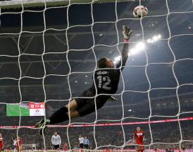 Wojciech Szczesny in volo a Wembley!