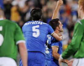 Sergio Pellissier esulta con la maglia della Nazionale!