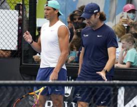Rafa con il suo coach Carlos Moya