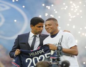 Mbappé annuncia il rinnovo fino al 2025