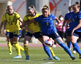 Kosovare Asllani contro l'Italia