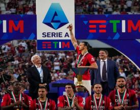 Ibra festeggia lo Scudetto a Reggio Emilia