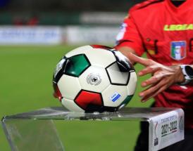 Il pallone Errea della Serie C