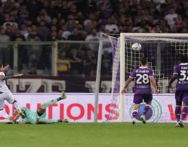 Andrea Petagna contro la Fiorentina