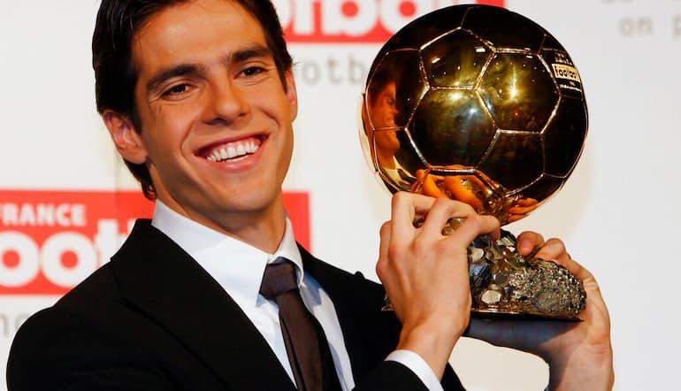 Kaká con il prezioso trofeo!