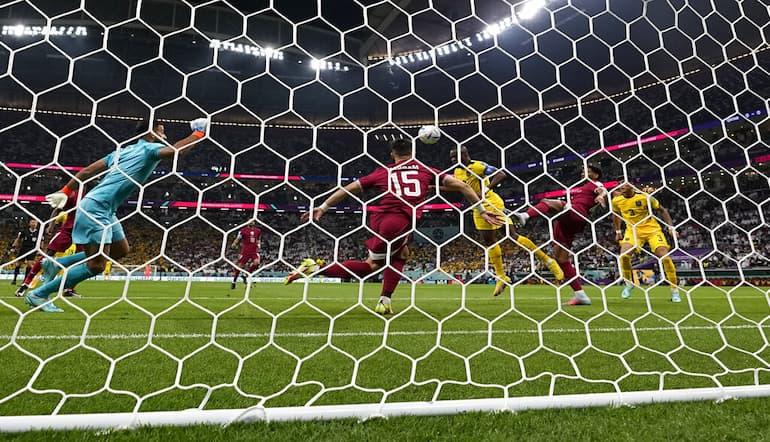Il gol annullato dopo 158 secondi all'Ecuador