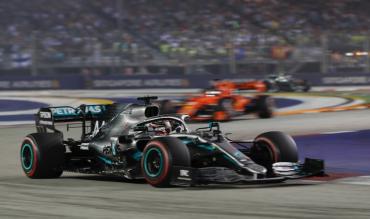 Hamilton a Singapore