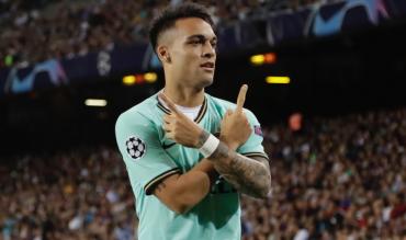 L'esultanza di Lautaro Martinez al Camp Nou