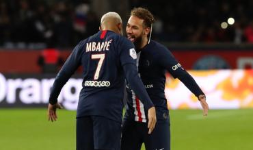 Neymar e Mbappé festeggiano un gol del PSG!