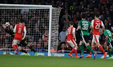 Il Lincoln City prova ad attaccare la porta dei Gunners!